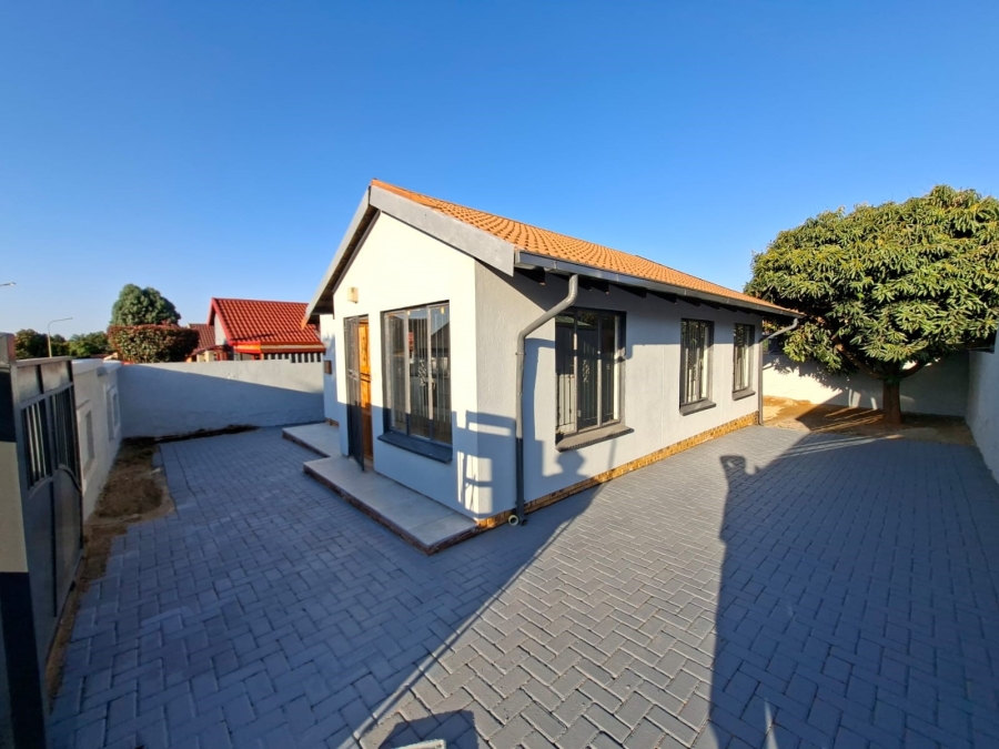 3 Bedroom Property for Sale in Geelhoutpark North West